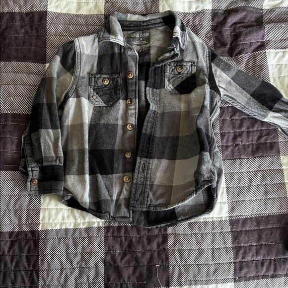 2T button up bundle - Picture 5 of 10